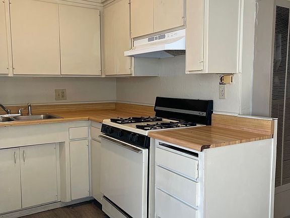 4th image of 1090 N Court St APT A