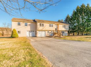 1 Melody Ln, Warwick, NY 10990