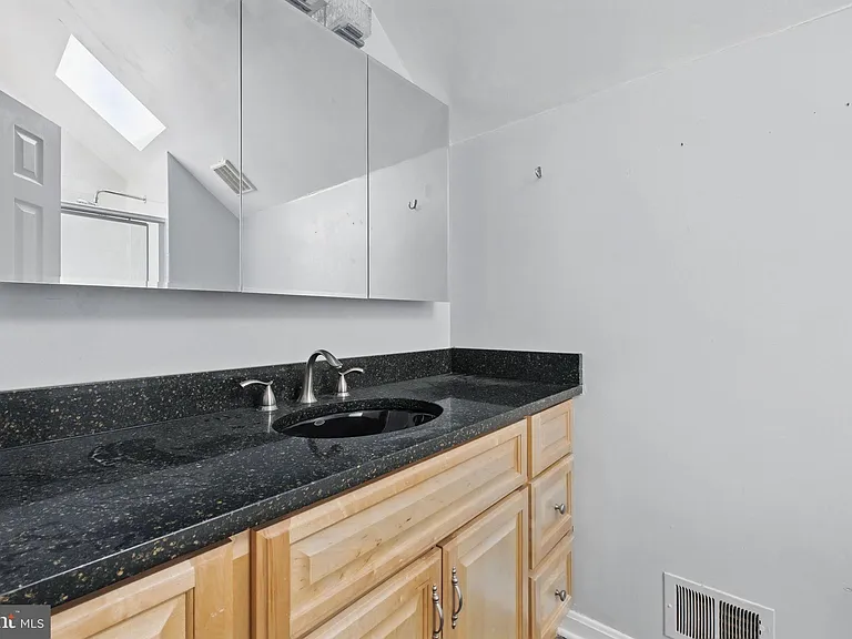62 N Bedford St #62B — Photo 17