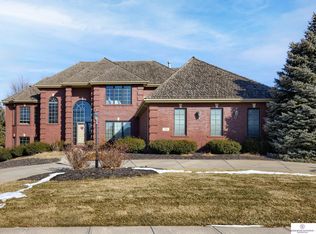 719 N 158th St, Omaha, NE 68118