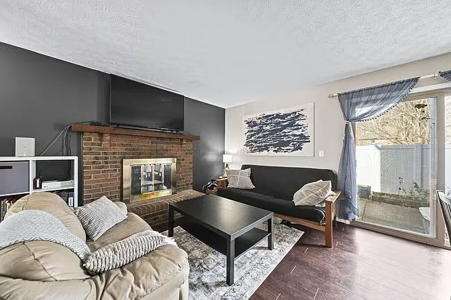 2744 Saltergate Dr — Photo 1