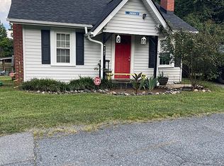 147 Boone St, Seagrove, NC 27341