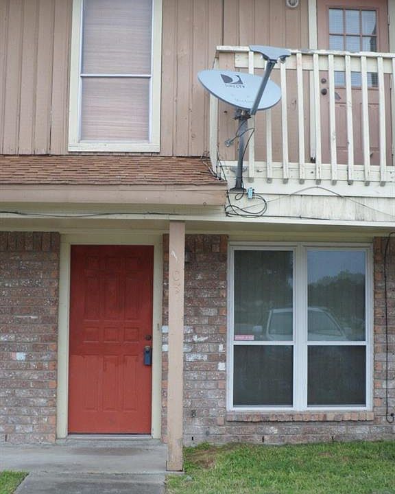 1st image of 4820 Delwood St APT 4