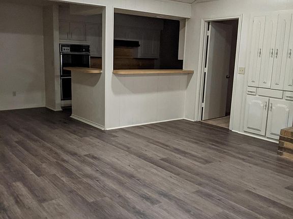3rd image of 3321 San Mateo Dr