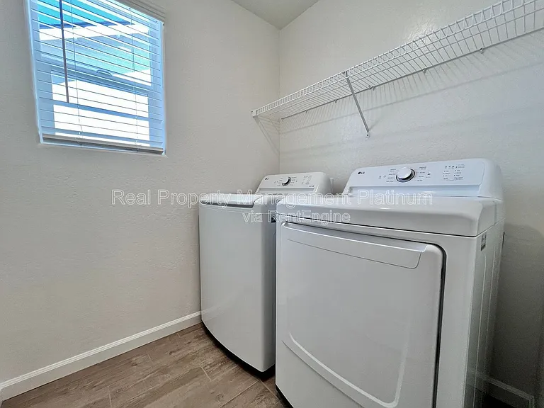 6596 E Cresthaven Dr — Photo 7