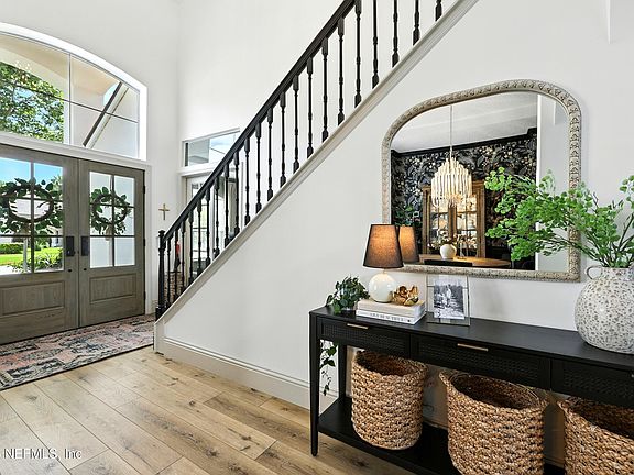 5th image of 627 BATTERSEA Drive