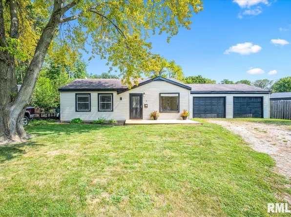 6 Brentwood Ct, Pekin, IL 61554