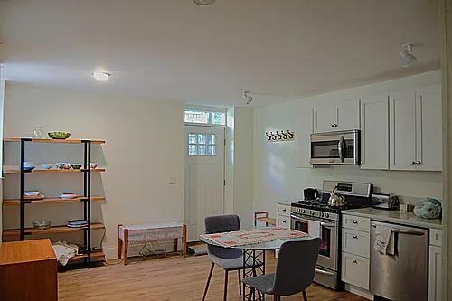 77 Norfolk St #R Photo 1