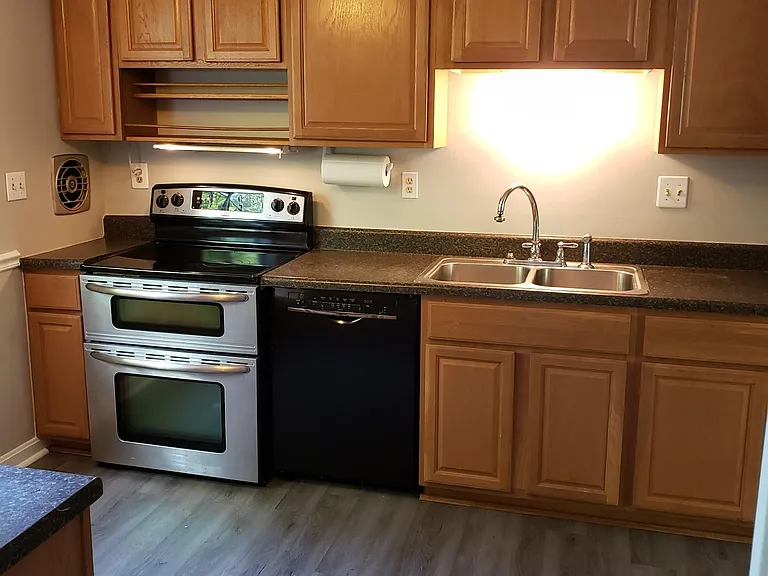 9406 Emmett Ct — Photo 3