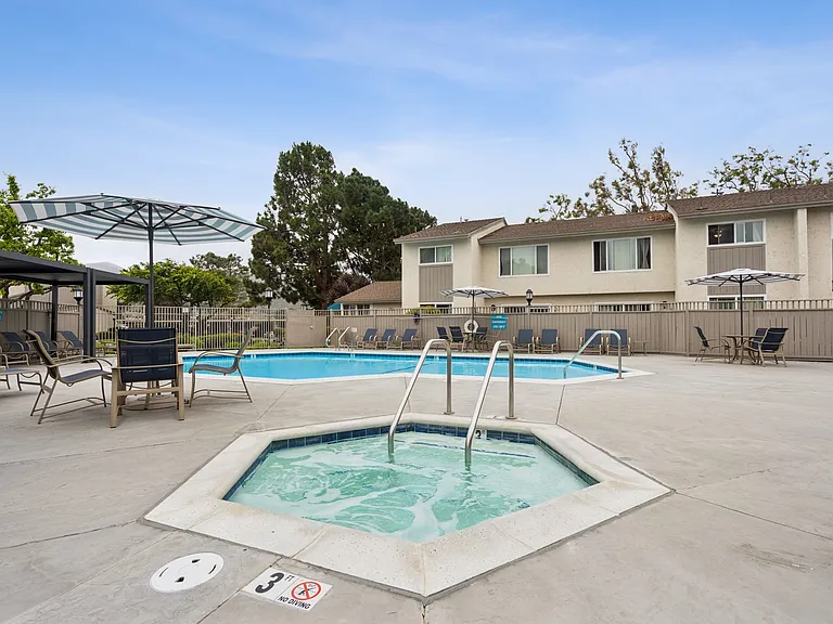 Oceanwood Apartments — Photo 24