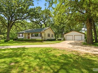 7823 Galena Rd, Bristol, IL 60512