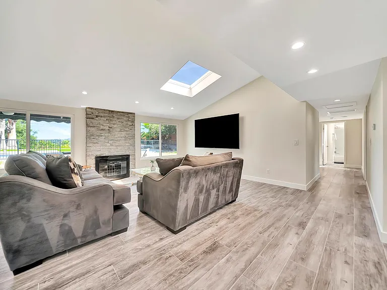 5854 McDonie Ave — Photo 12