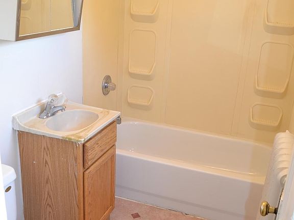 5th image of 26 N Broadway St APT 1S