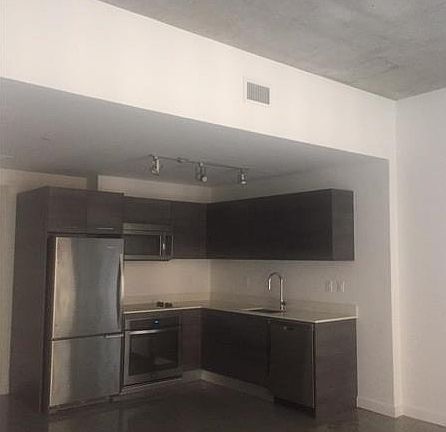 5th image of 151 NE 1st St #5