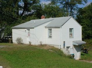 59 Maple Leaf Dr, Staunton, VA 24401