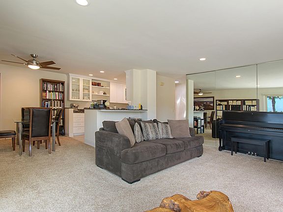 5th image of 909 Coast Blvd