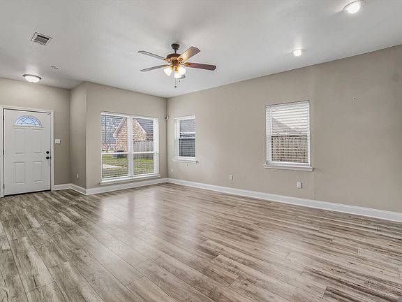 3rd image of 8085 Wolfcreek Pl