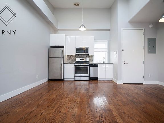 2nd image of 911 Broadway Suite 1