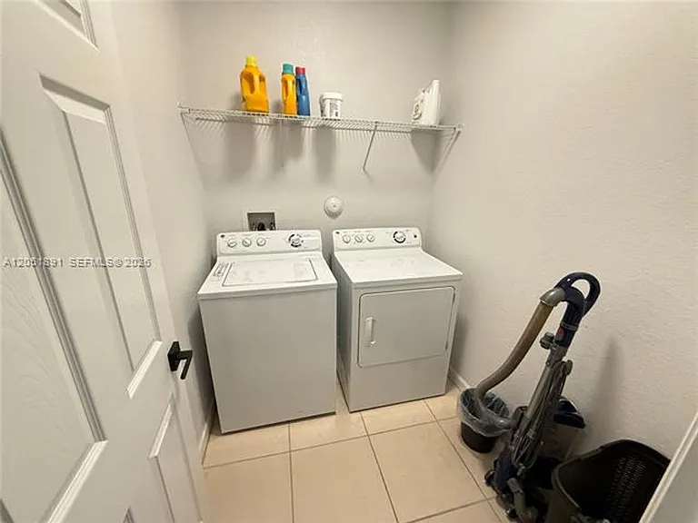 9350 SW 171st Ct #Townhouse 9350 — Photo 8