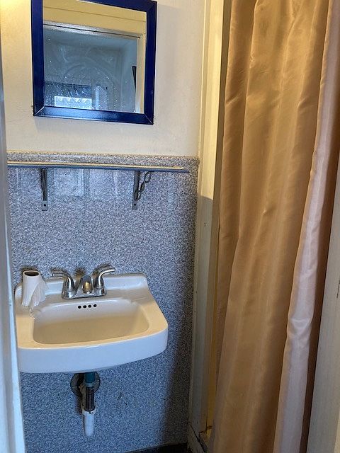 2nd image of 917 E 25th St #16213340