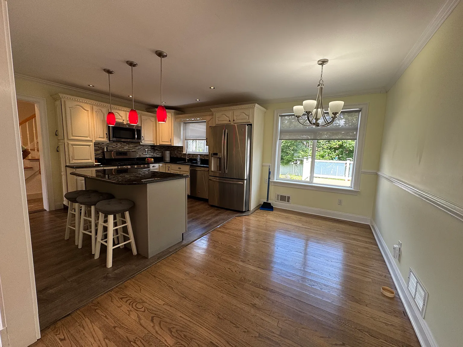 3 bed, 2.5 bath, 3200 sqft, $5,500 — Photo 4
