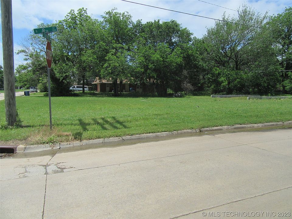1st image of 214 S 9th St