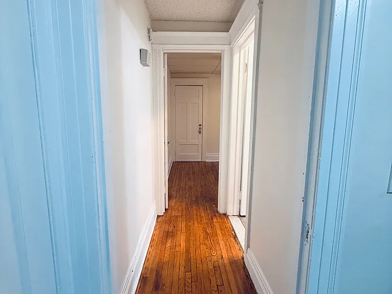 397-399 University Ave #4 — Photo 8