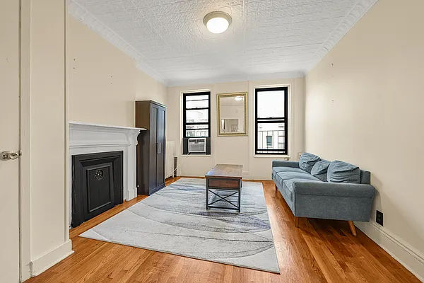 Rented by Charney Real Estate LLC | media 17