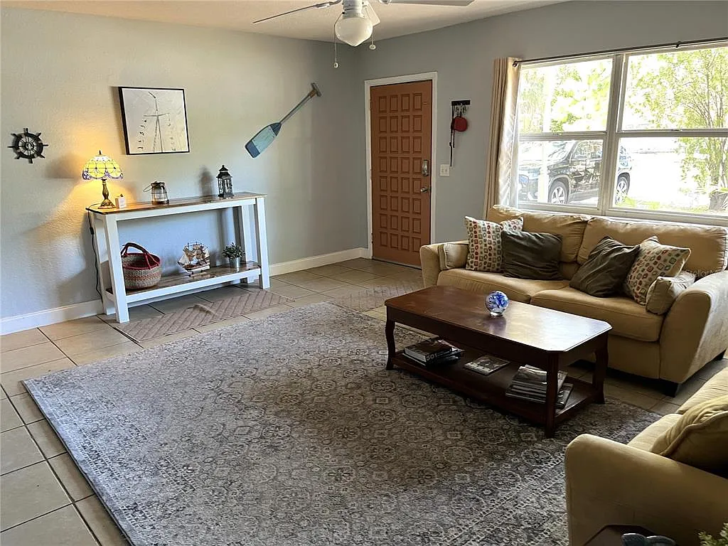 2 bed, 2.0 bath, 1490 sqft, $2,700 — Photo 2