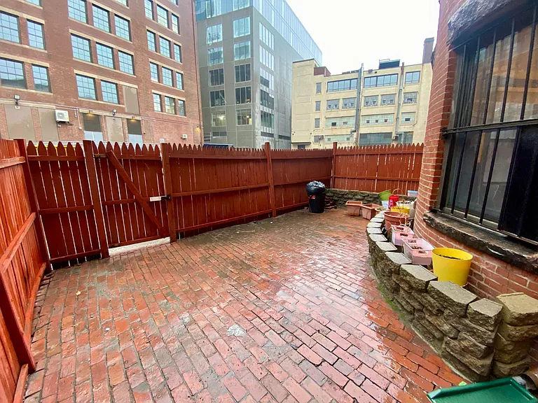 72 Bay State Rd — Photo 18