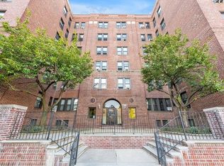 7666 Austin St, Forest Hills, NY 11375
