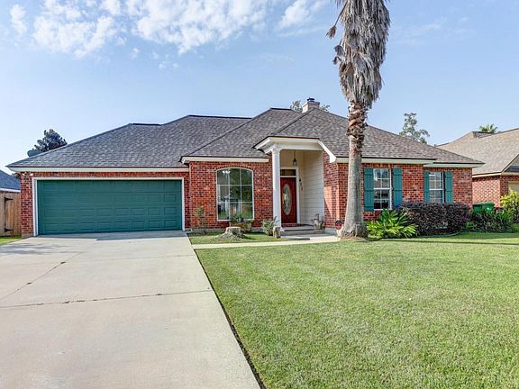 2nd image of 411 Crest Cir