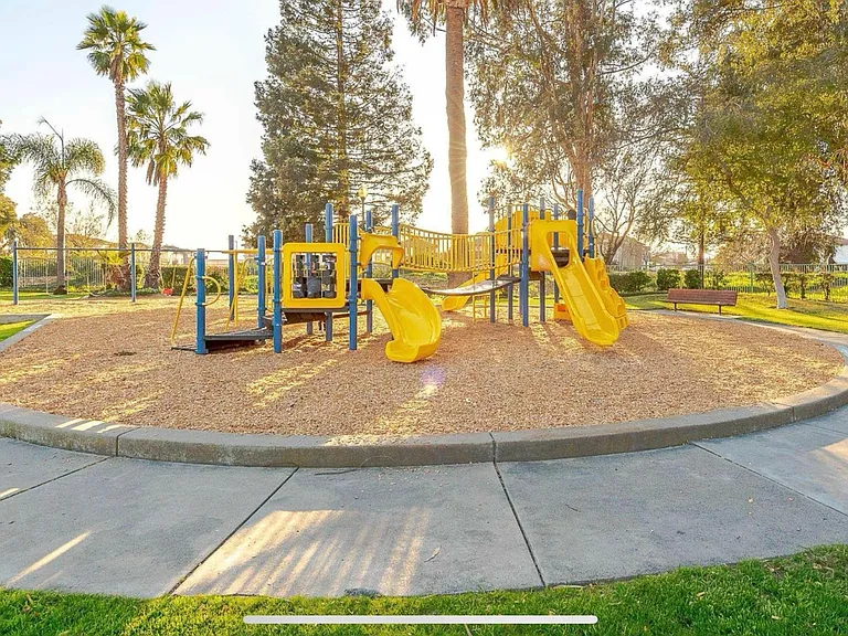 2849 Montair Way — Photo 4