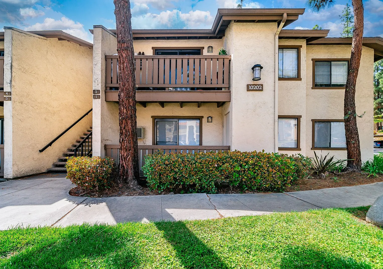 2 bedroom, 2 bathroom rental - Great location! — Photo 2