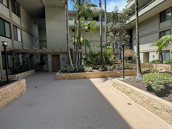 3rd image of 1007 S Catalina Ave APT 107