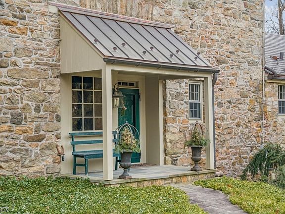 3rd image of 154 ROCKAWAY ROAD