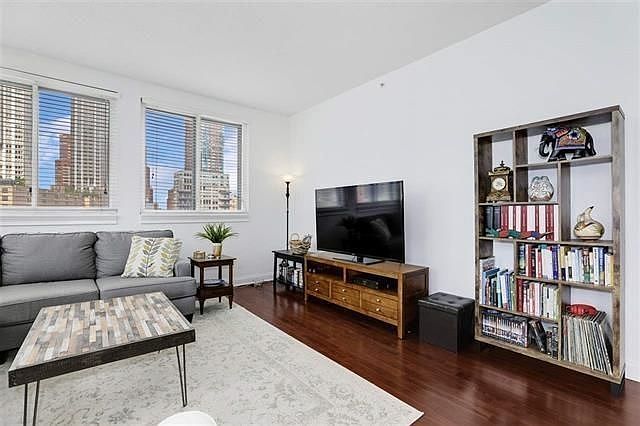 311 Washington St APT 4D, Jersey City, NJ 07302 | Zillow