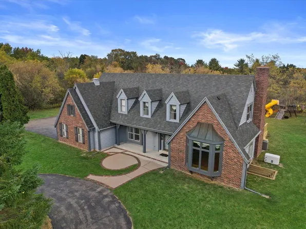 10186 State Road 60, Cedarburg, WI 53012