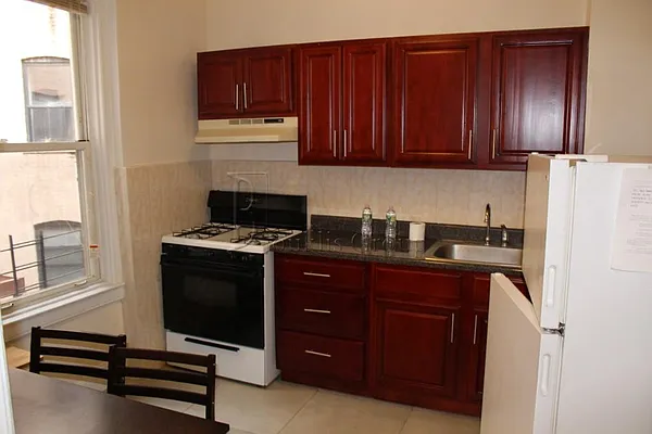 Rented by Bouklis Group | media 3