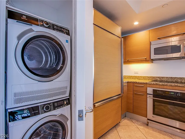 322 Karen Ave #1603 — Photo 11