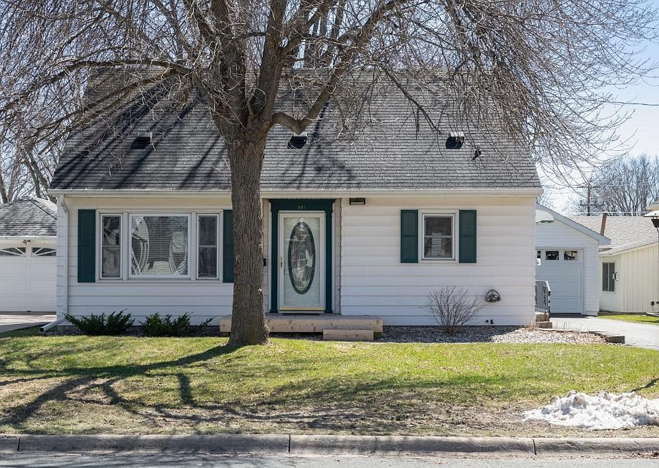 1st image of 501 E 1st St