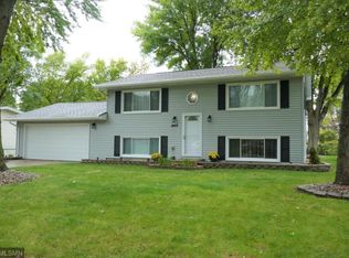 1445 Larsen Ln, Fairmont, MN 56031