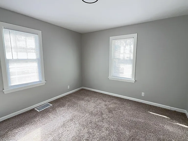 2302 S Hackley St — Photo 4