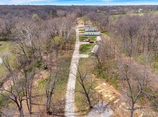 42 Pleasant Valley Ln, Winfield, MO 63389