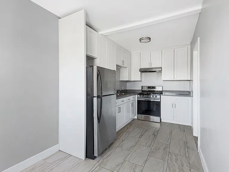 1608 W 42nd Pl — Photo 13