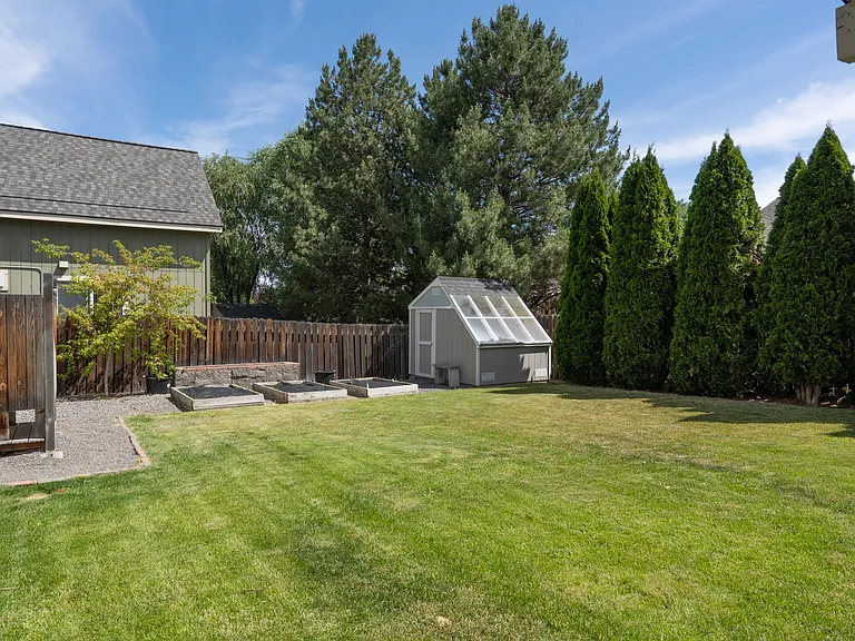 748 NE Mason Rd — Photo 31