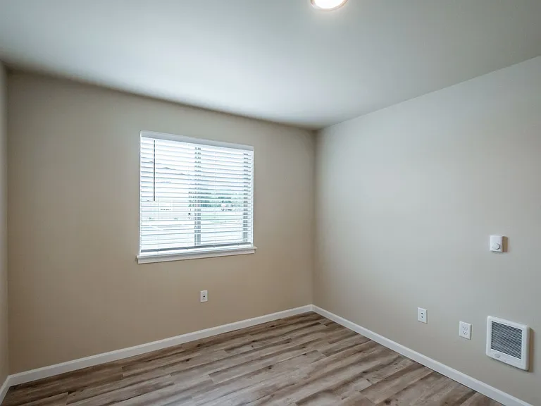 Santiam Gateway Apartments — Photo 33