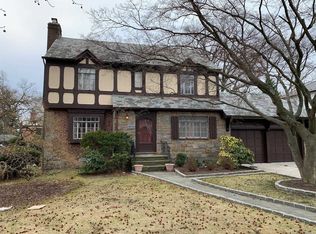 80-34 223rd St, Queens Village, NY 11427