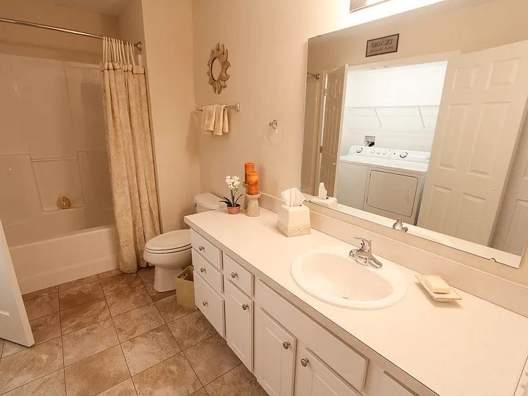 Fox Chase Luxury Apts — Photo 14