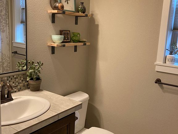 Downstairs full bath